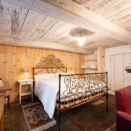 B&B Casa Quaroni Anzino Екстер'єр фото