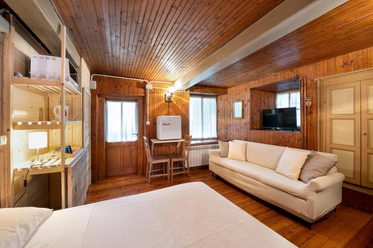 B&B Casa Quaroni Anzino Екстер'єр фото