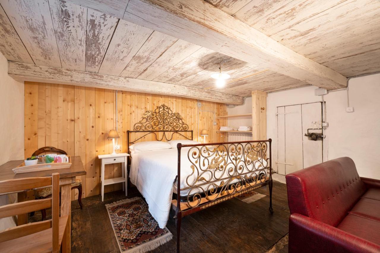 B&B Casa Quaroni Anzino Екстер'єр фото